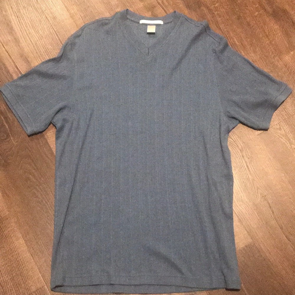 Mens Perry Ellis XL Blue v-neck shirt